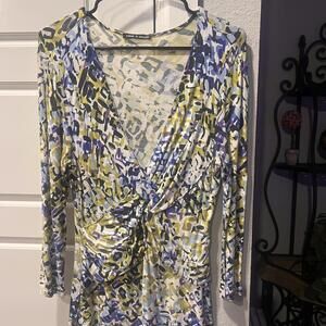 Cable & Gauge Women's Long Sleeve Top with Abstract Pattern